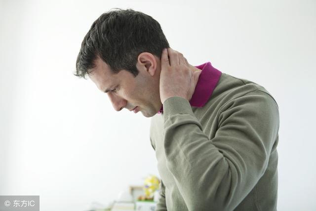 3個不起眼的動作，輕松“除根”頸椎病！腰突也適用